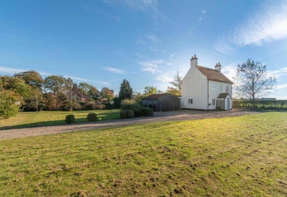 Holiday home Field House